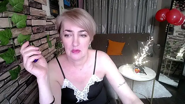 Hot Girl87 online show from February 2025 07:54:02 PM