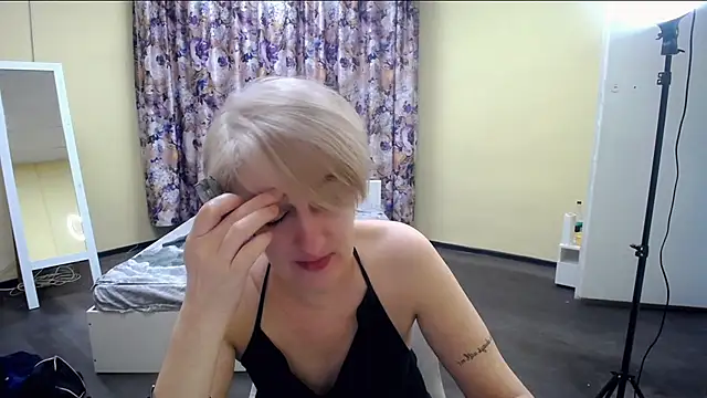 Hot Girl87 online show from March 2025 10:38:02 PM