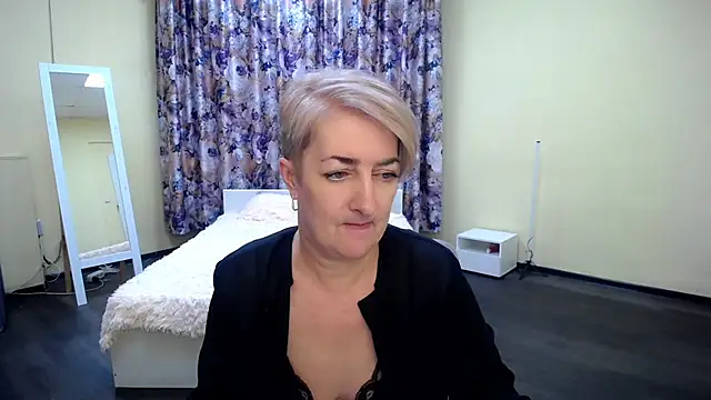 Hot Girl87 online show from March 2025 05:07:02 PM