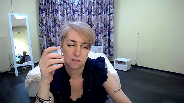 Hot Girl87 online show from March 2025 11:27:02 PM