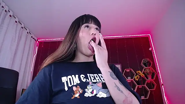 Snapshot of AnabelleGron chatting on February 2025 01:15:02 AM AnabelleGron online show from February 2025 01:15:02 AM