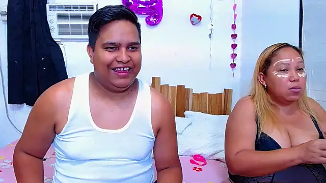 Snapshot of lucasandSofi chatting on February 2026 02:19:02 AM lucasandSofi online show from February 2026 02:19:02 AM