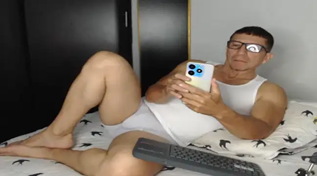 Snapshot of KALE_19 chatting on March 2025 12:43:01 AM KALE 19 online show from March 2025 12:43:01 AM