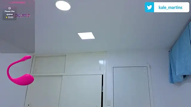 Snapshot of KALE_19 chatting on October 2025 01:57:01 AM KALE 19 online show from October 2025 01:57:01 AM