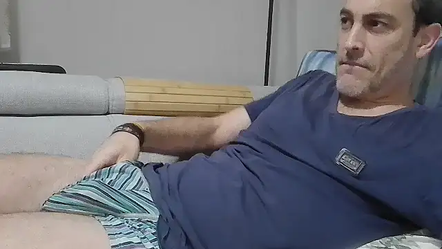 Snapshot of basquehotboy chatting on November 2025 11:39:02 PM basquehotboy online show from November 2025 11:39:02 PM