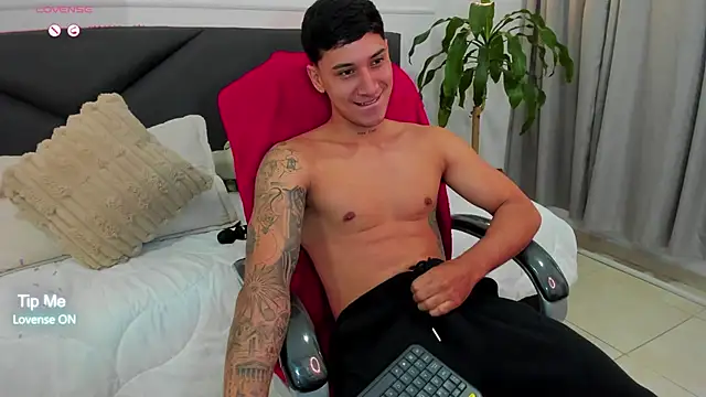 Damian23   online show from November 2025 10:26:02 AM