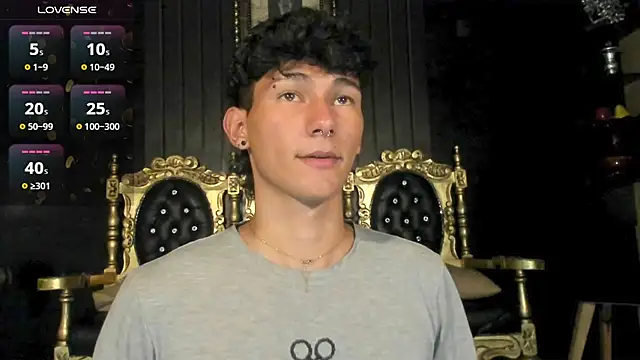 Snapshot of Alexx_tc chatting on December 2024 02:58:02 AM Alexx tc online show from December 2024 02:58:02 AM