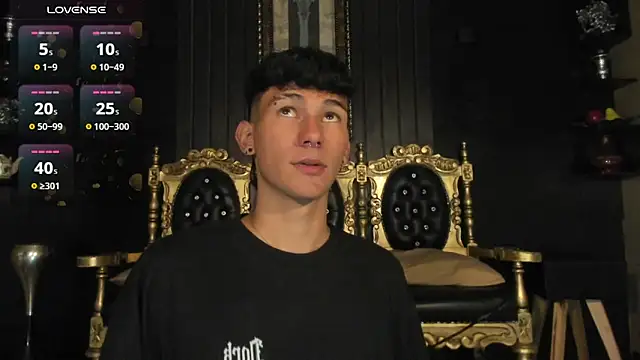 Snapshot of Alexx_tc chatting on December 2024 02:31:02 AM Alexx tc online show from December 2024 02:31:02 AM