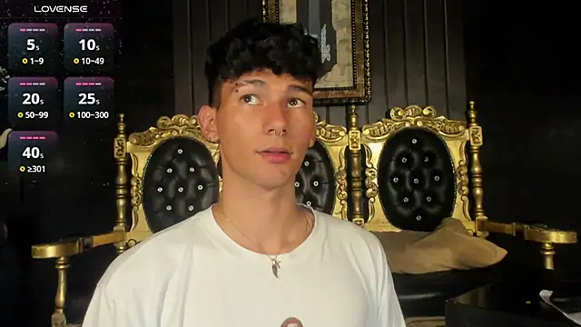 Snapshot of Alexx_tc chatting on December 2024 07:02:02 AM Alexx tc online show from December 2024 07:02:02 AM