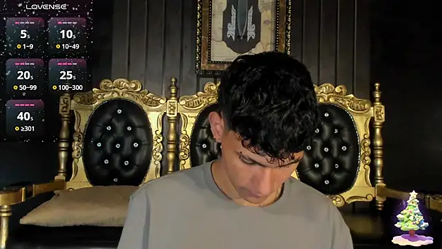 Snapshot of Alexx_tc chatting on December 2024 04:42:02 AM Alexx tc online show from December 2024 04:42:02 AM