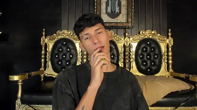 Snapshot of Alexx_tc chatting on January 2025 03:57:01 AM Alexx tc online show from January 2025 03:57:01 AM