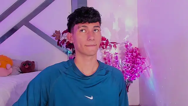 Snapshot of Alexx_tc chatting on January 2025 10:03:01 PM Alexx tc online show from January 2025 10:03:01 PM