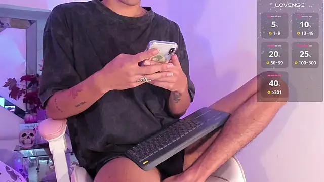 Snapshot of Alexx_tc chatting on January 2025 07:37:02 AM Alexx tc online show from January 2025 07:37:02 AM