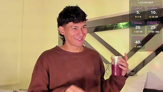 Snapshot of Alexx_tc chatting on February 2025 04:26:02 AM Alexx tc online show from February 2025 04:26:02 AM