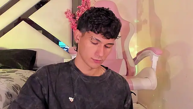 Snapshot of Alexx_tc chatting on February 2025 04:59:01 AM Alexx tc online show from February 2025 04:59:01 AM