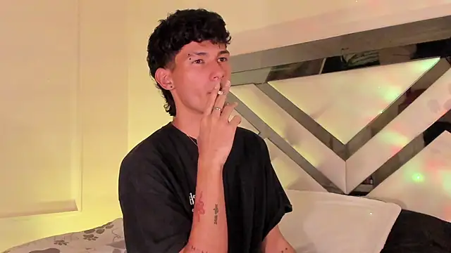 Snapshot of Alexx_tc chatting on February 2025 03:48:01 AM Alexx tc online show from February 2025 03:48:01 AM