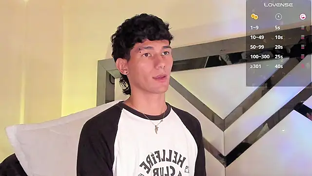 Snapshot of Alexx_tc chatting on February 2025 06:09:02 AM Alexx tc online show from February 2025 06:09:02 AM