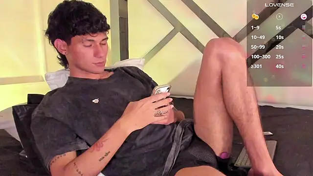 Snapshot of Alexx_tc chatting on February 2025 07:50:01 AM Alexx tc online show from February 2025 07:50:01 AM