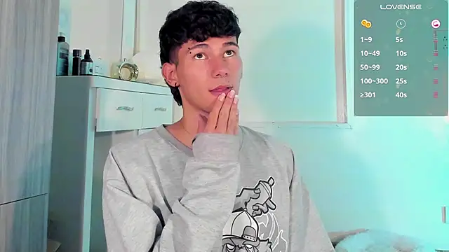 Snapshot of Alexx_tc chatting on March 2025 06:31:01 AM Alexx tc online show from March 2025 06:31:01 AM