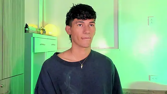 Snapshot of Alexx_tc chatting on March 2025 04:47:02 AM Alexx tc online show from March 2025 04:47:02 AM