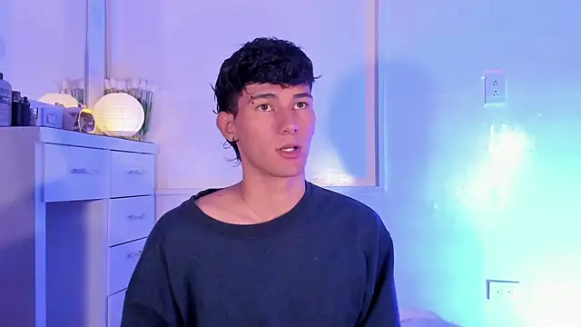 Snapshot of Alexx_tc chatting on March 2025 04:05:02 AM Alexx tc online show from March 2025 04:05:02 AM