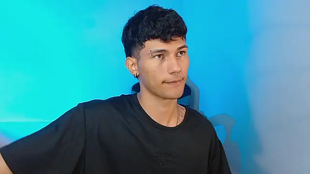 Snapshot of Alexx_tc chatting on September 2025 08:13:02 AM Alexx tc online show from September 2025 08:13:02 AM