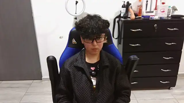 thomascooper7 online show from January 2025 11:56:01 PM