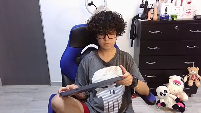 thomascooper7 online show from September 2025 07:14:02 PM