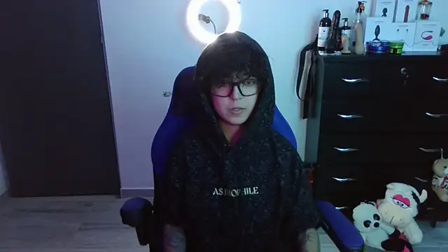 thomascooper7 online show from September 2025 12:49:01 AM