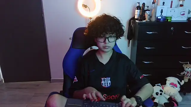 thomascooper7 online show from October 2025 08:18:02 PM