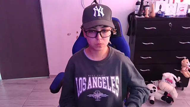 thomascooper7 online show from November 2025 06:57:02 PM