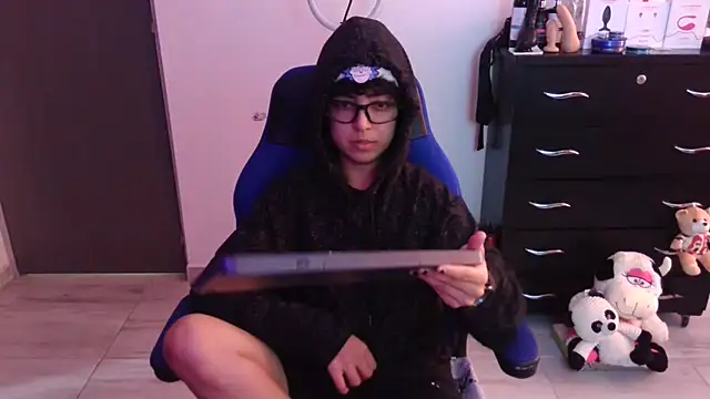 thomascooper7 online show from January 2026 06:57:02 PM