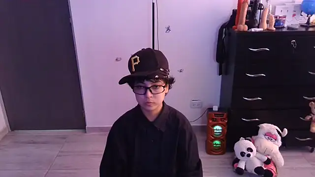thomascooper7 online show from July 2026 06:43:02 PM