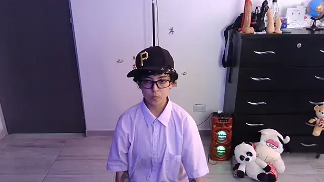 thomascooper7 online show from July 2026 08:40:01 PM