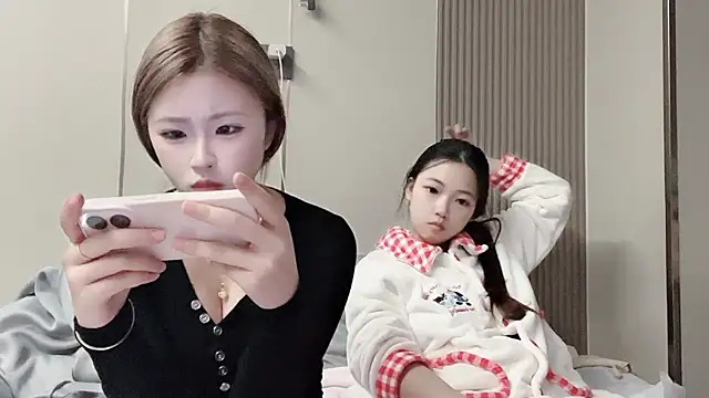 MM YY SS online show from November 2025 11:54:01 AM