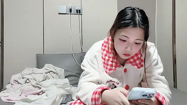 MM YY SS online show from November 2025 02:16:01 PM