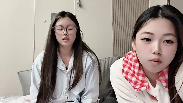 MM YY SS online show from December 2025 02:47:01 PM