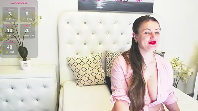 Snapshot of Ysabell01 chatting on March 2025 05:34:01 AM Ysabell01 online show from March 2025 05:34:01 AM