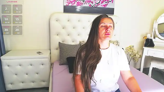 Snapshot of Ysabell01 chatting on September 2025 04:23:01 AM Ysabell01 online show from September 2025 04:23:01 AM