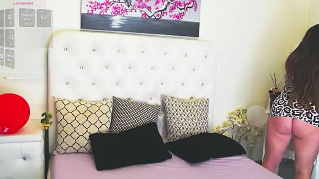 Snapshot of Ysabell01 chatting on November 2025 05:21:01 AM Ysabell01 online show from November 2025 05:21:01 AM