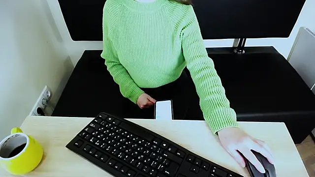 LaimaV  online show from October 2025 09:48:01 AM