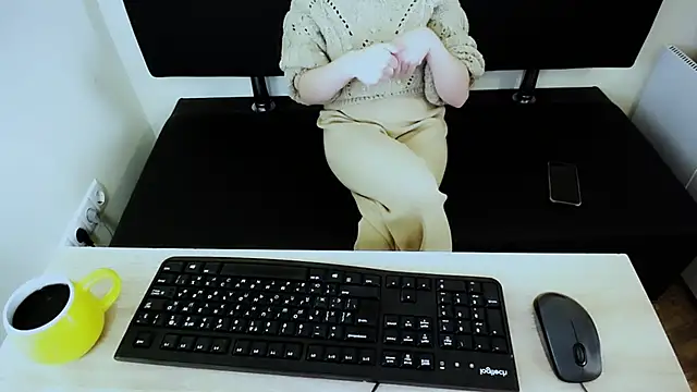 LaimaV  online show from October 2025 08:51:01 AM