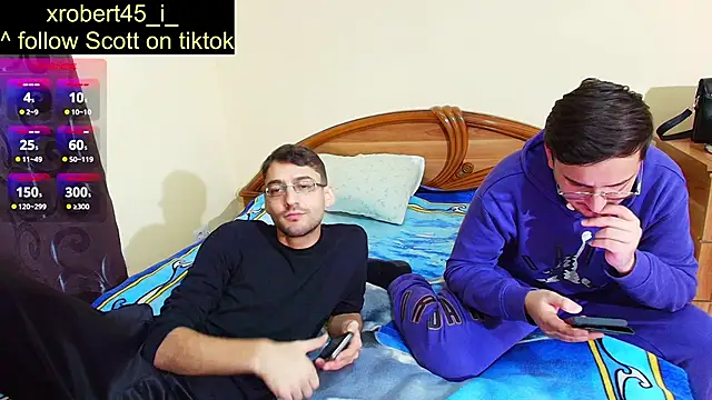 Snapshot of HungEddy chatting on December 2024 09:42:02 PM HungEddy online show from December 2024 09:42:02 PM