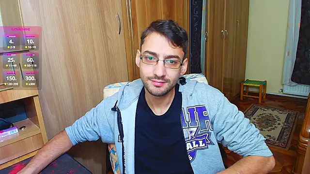 Snapshot of HungEddy chatting on December 2024 01:26:02 AM HungEddy online show from December 2024 01:26:02 AM