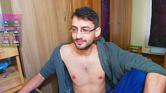 Snapshot of HungEddy chatting on December 2024 10:06:02 AM HungEddy online show from December 2024 10:06:02 AM