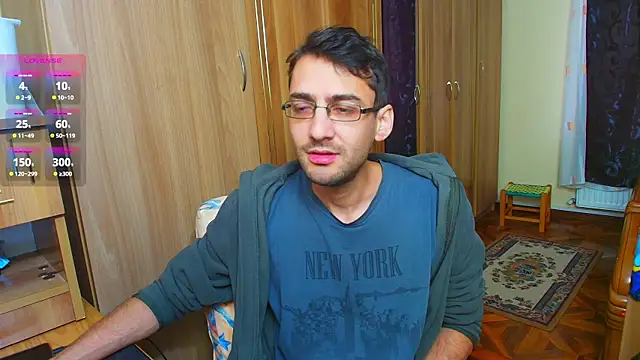 Snapshot of HungEddy chatting on December 2024 12:16:01 PM HungEddy online show from December 2024 12:16:01 PM