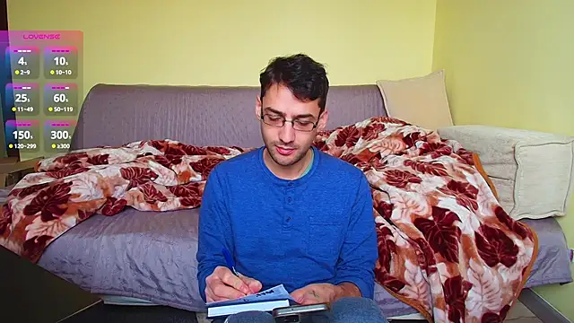 Snapshot of HungEddy chatting on February 2025 03:19:01 PM HungEddy online show from February 2025 03:19:01 PM