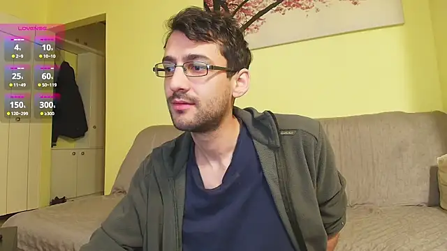 Snapshot of HungEddy chatting on March 2025 07:37:02 PM HungEddy online show from March 2025 07:37:02 PM