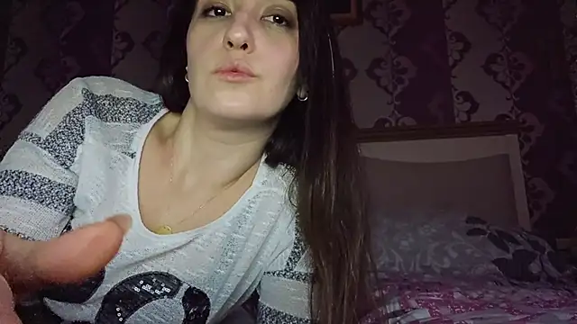 Snapshot of AlejandraDelaney chatting on December 2024 01:28:02 PM AlejandraDelaney online show from December 2024 01:28:02 PM
