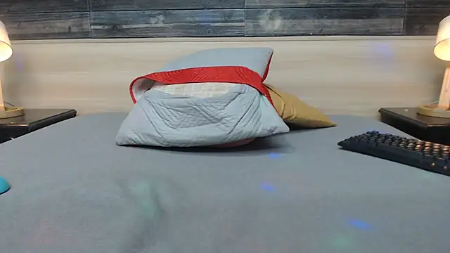 nahomibecker online show from March 2025 05:39:02 PM